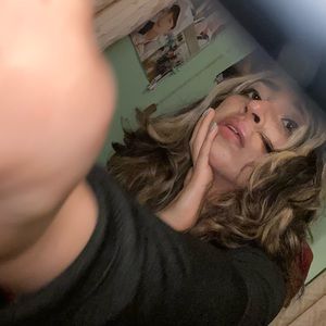 Meet your Posher, Ahtzi